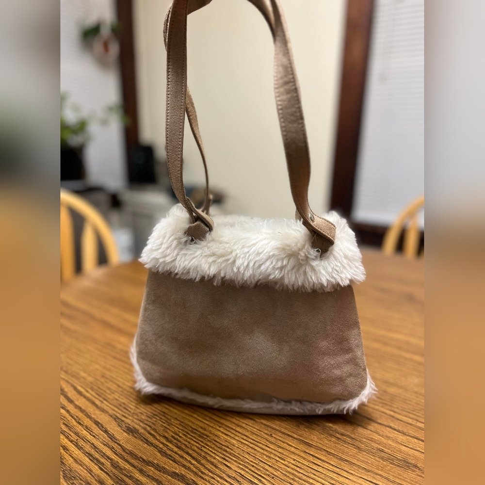 Suad faux fur outlining